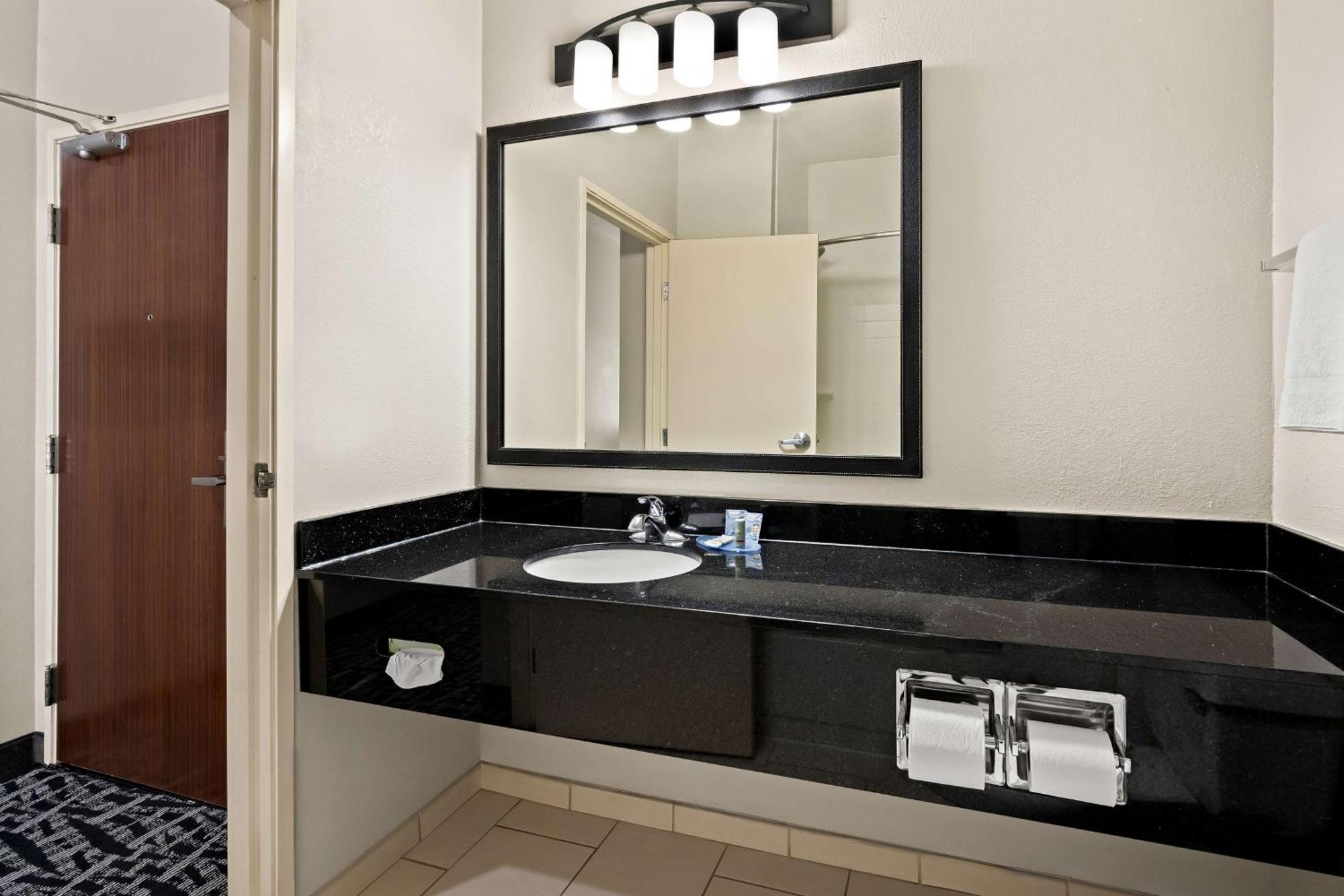 Best Western Bryan College Station Экстерьер фото